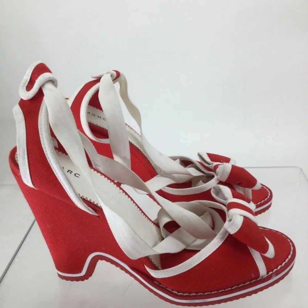 Marc Jacobs heel